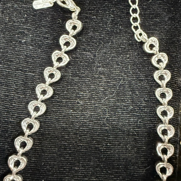 Elegant Silver Necklace - Picture 3 of 3